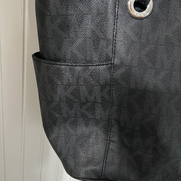 Michael Kors black MK tote - Picture 5 of 16